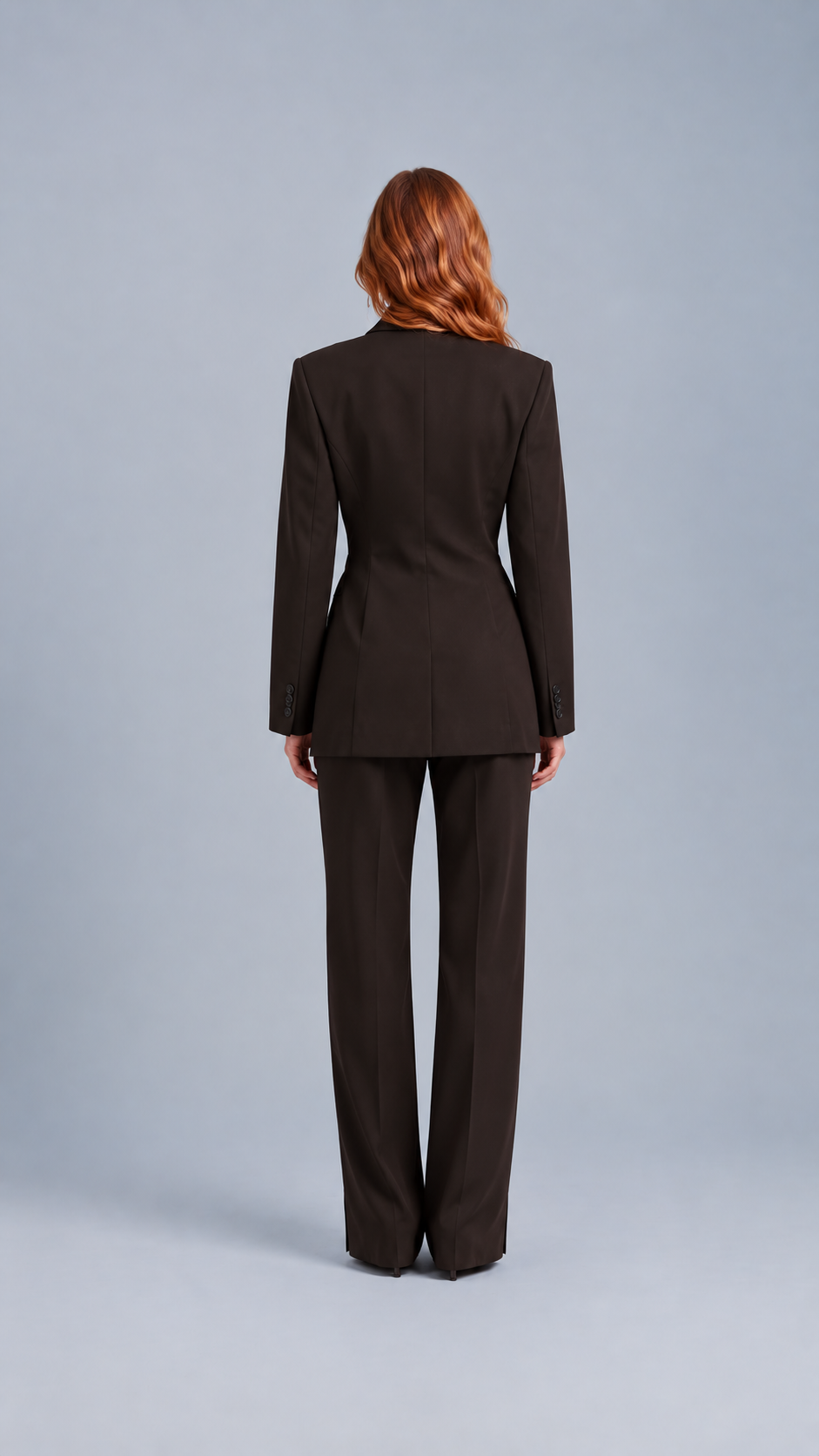 PRE-ORDER | Blazer with an asymmetrical button closure.